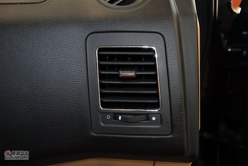 2012款荣威W5 3.2L自动四驱尊域版