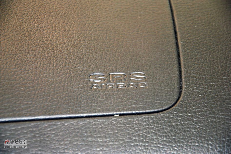 2012款荣威W5 3.2L自动四驱尊域版