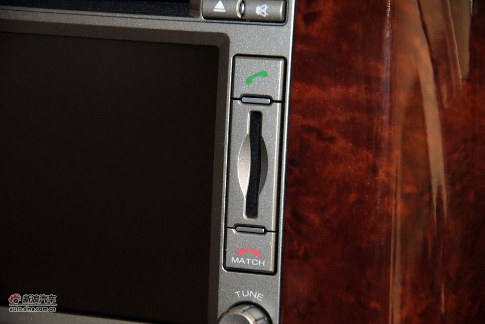 2012款荣威W5 3.2L自动四驱尊域版