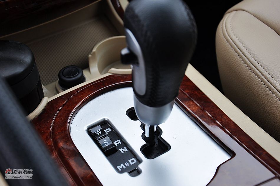 荣威W5内饰功能