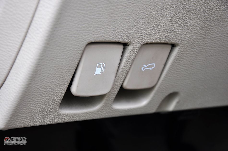 荣威W5内饰功能