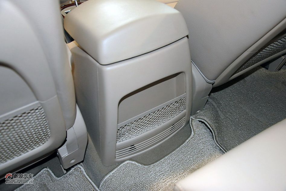 2012款荣威W5 3.2L自动四驱尊域版