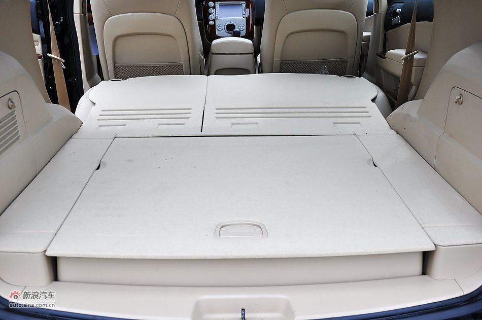 荣威W5座椅空间