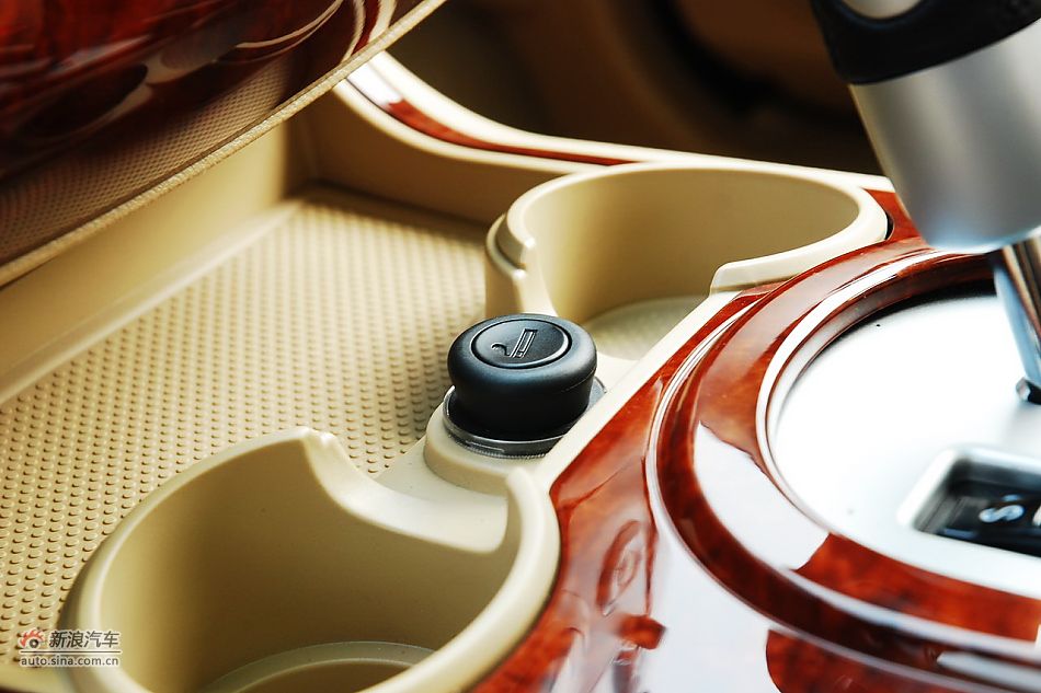 荣威W5实拍之内饰篇