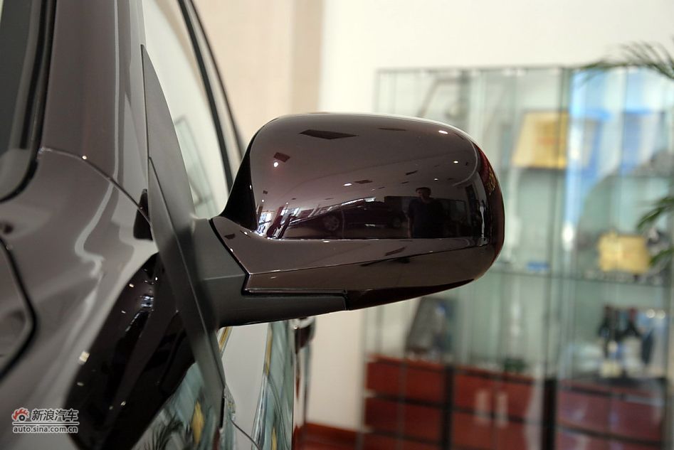 2012款荣威W5 3.2L自动四驱尊域版