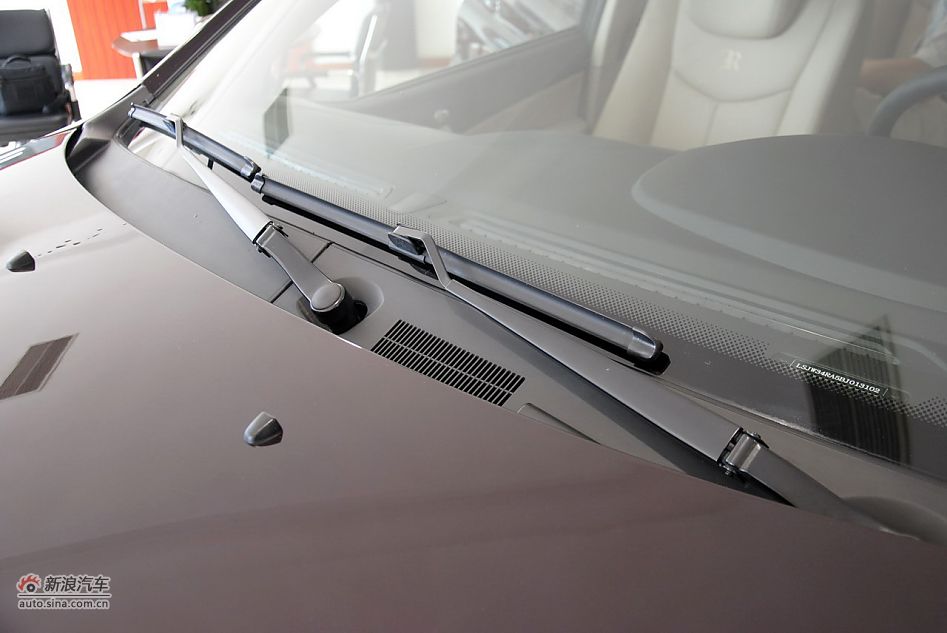 2012款荣威W5 3.2L自动四驱尊域版