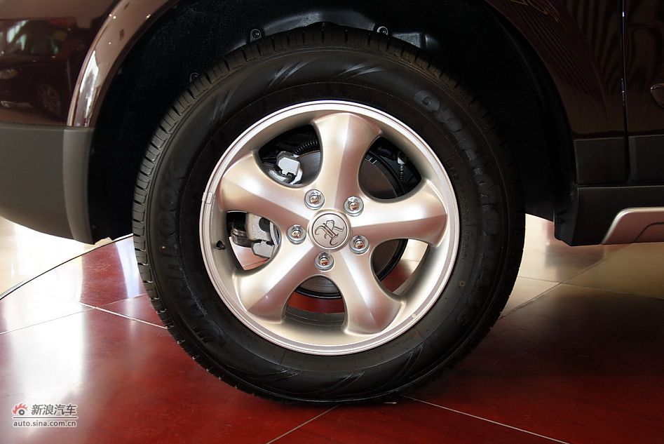 2012款荣威W5 3.2L自动四驱尊域版