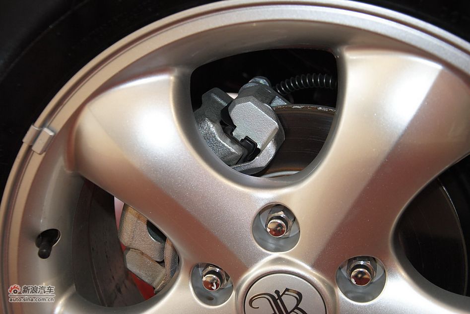 2012款荣威W5 3.2L自动四驱尊域版