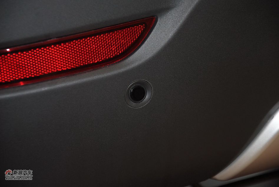 2012款荣威W5 3.2L自动四驱尊域版