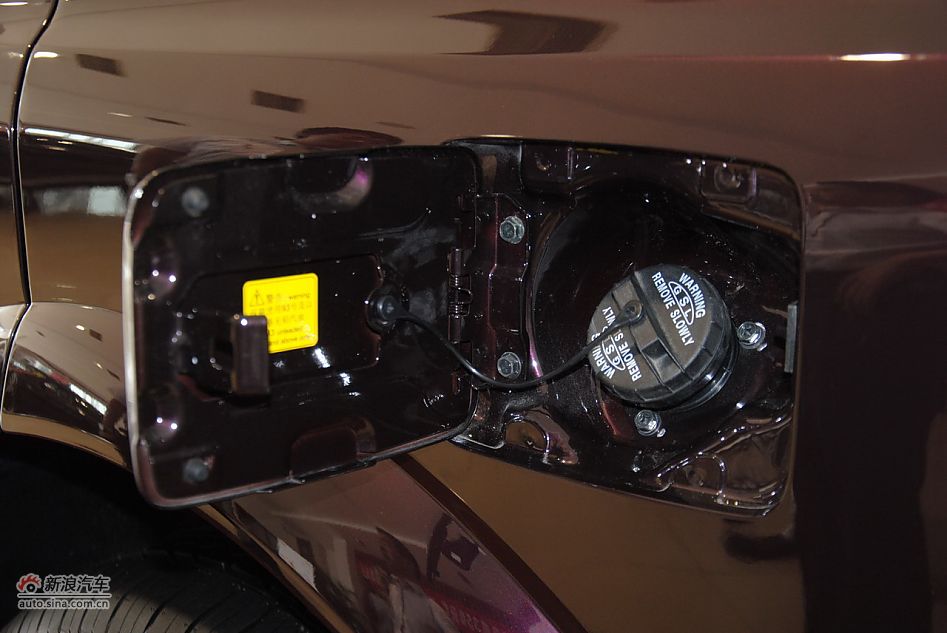 2012款荣威W5 3.2L自动四驱尊域版