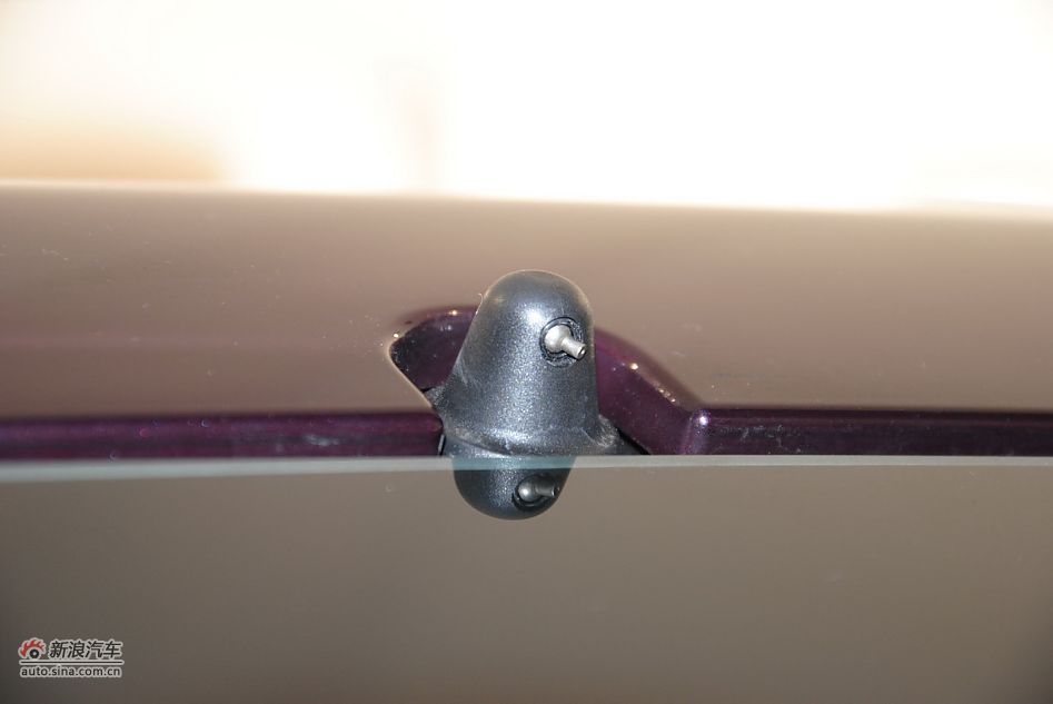 2012款荣威W5 3.2L自动四驱尊域版