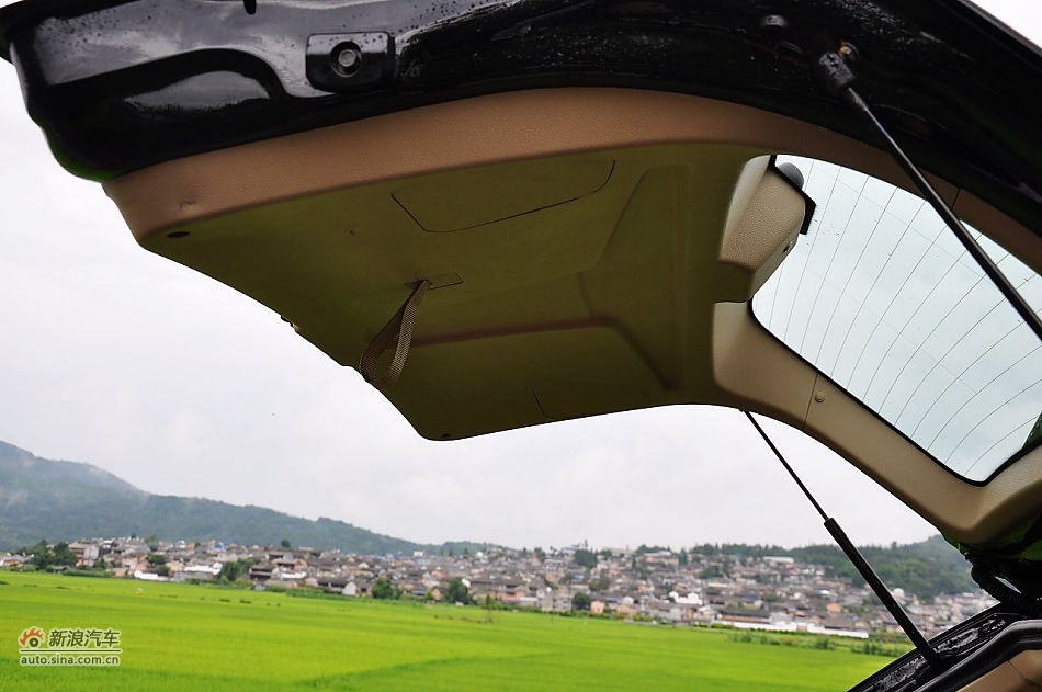 荣威W5外观细节