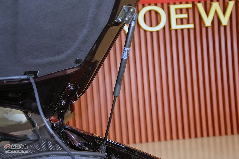 2012款荣威W5 3.2L自动四驱锐域版