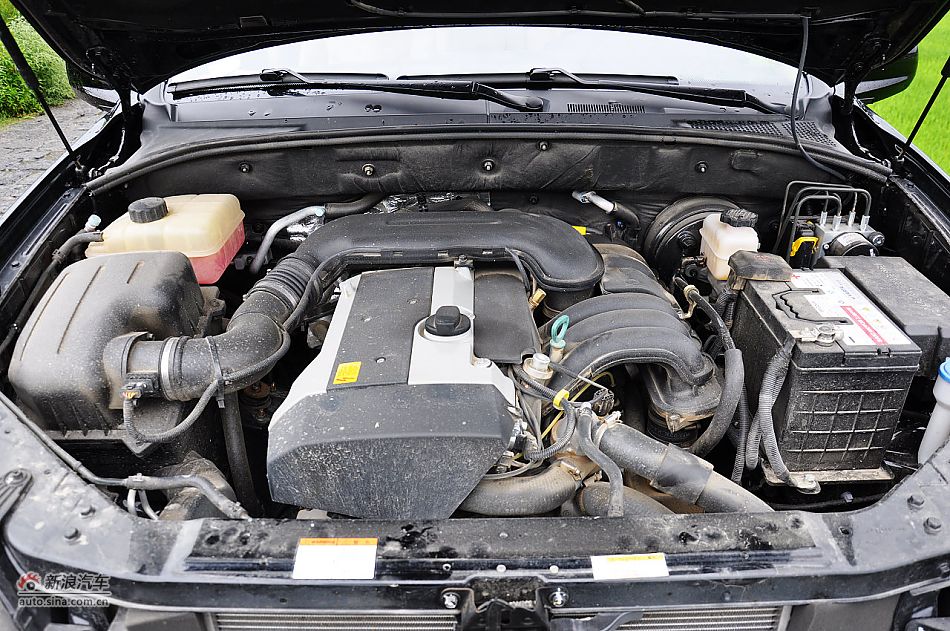 荣威W5引擎底盘