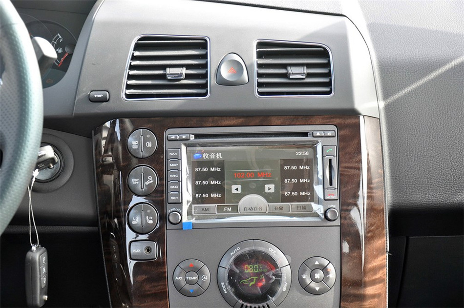 2013款 1.8T AT 4WD 行政版 内饰