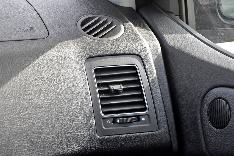 2013款 1.8T AT 4WD 行政版 内饰