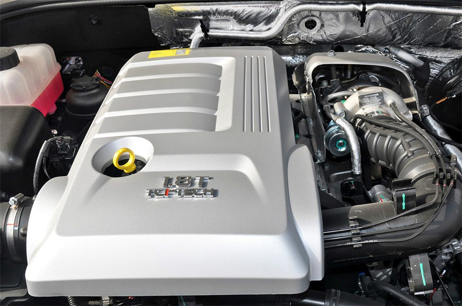 2013款 1.8T AT 4WD 行政版 引擎底盘
