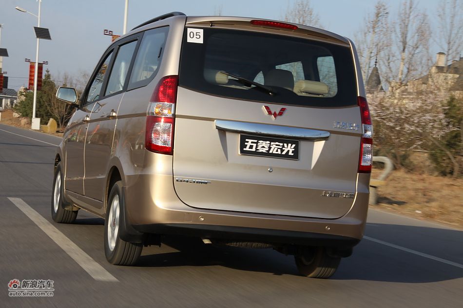 上汽通用五菱宏光-动态