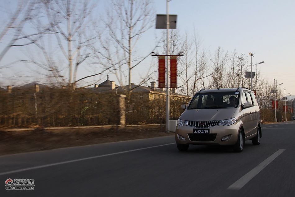 上汽通用五菱宏光-动态