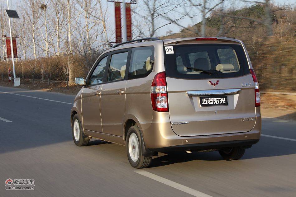 上汽通用五菱宏光-动态