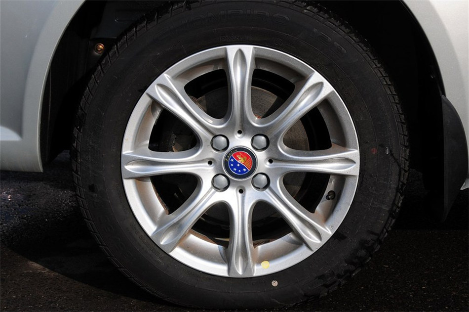 2013款英伦金刚1.5L手动精英型