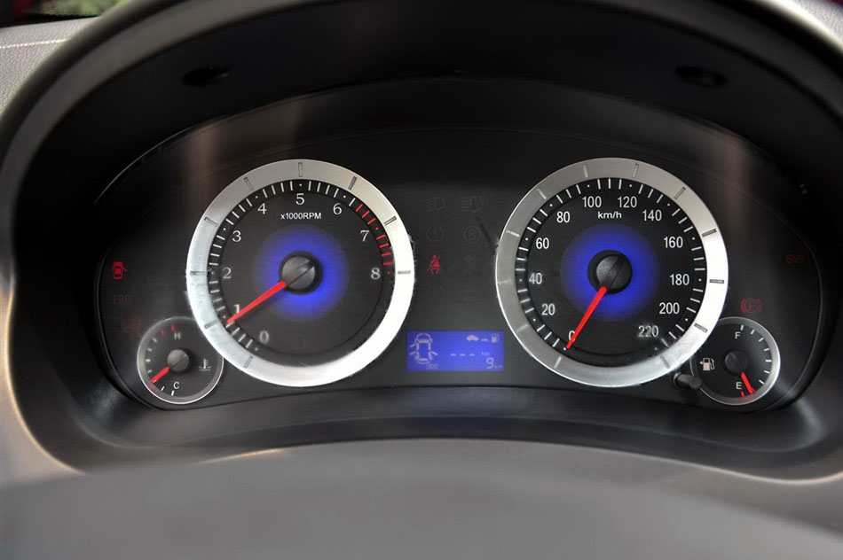 金刚 2014款 三厢 1.5L 手动尊贵型 内饰