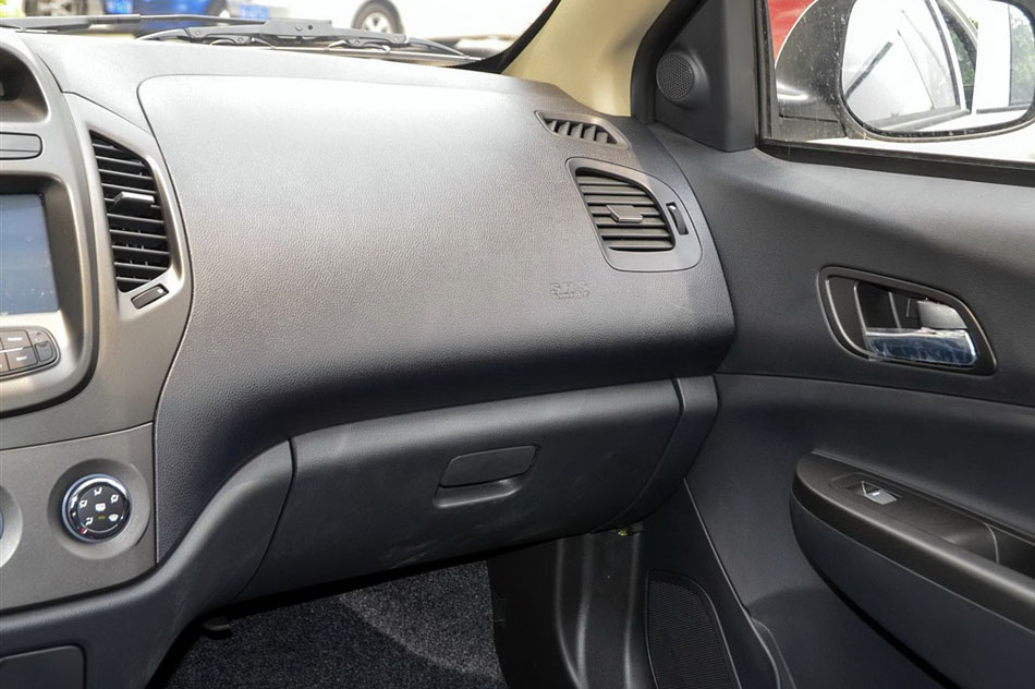 金刚 2014款 三厢 1.5L 手动尊贵型 内饰