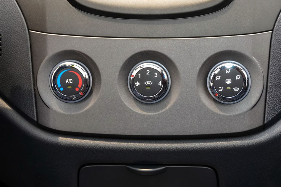 金刚 2014款 三厢 1.5L 手动尊贵型 内饰