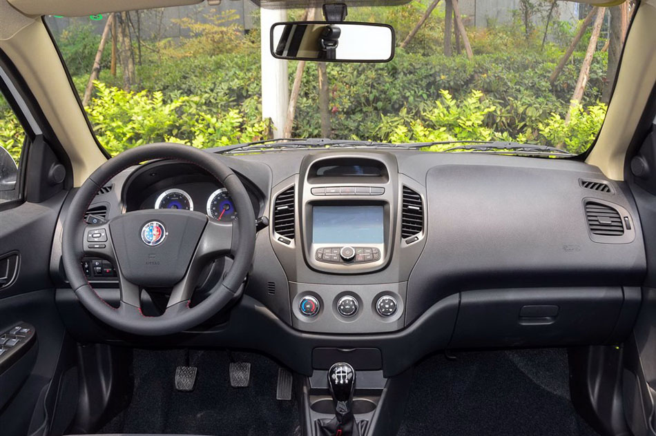 金刚 2014款 三厢 1.5L 手动尊贵型 内饰