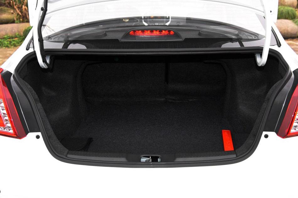 2016款 1.5L 手动精英型 国V 座椅空间