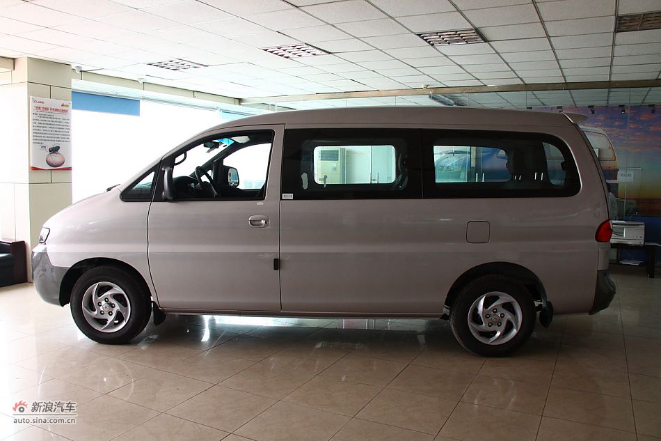 2011款瑞风穿梭2.0L汽油标准7座版