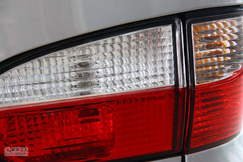 2011款瑞风穿梭2.0L汽油标准7座版