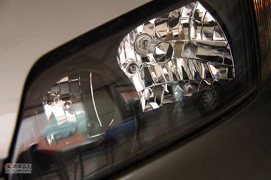 2011款瑞风穿梭2.0L汽油标准7座版