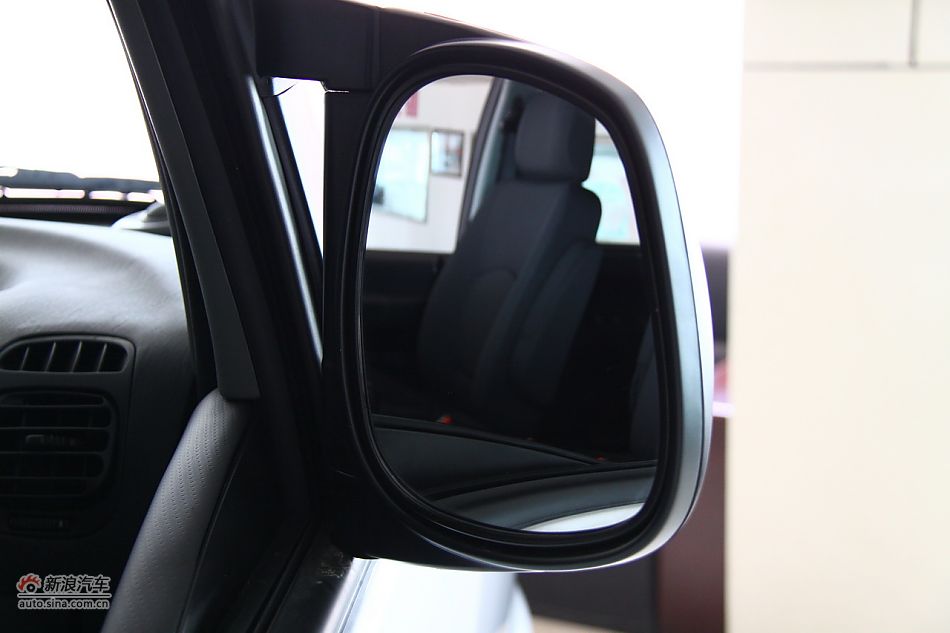 2011款瑞风穿梭2.0L汽油标准7座版