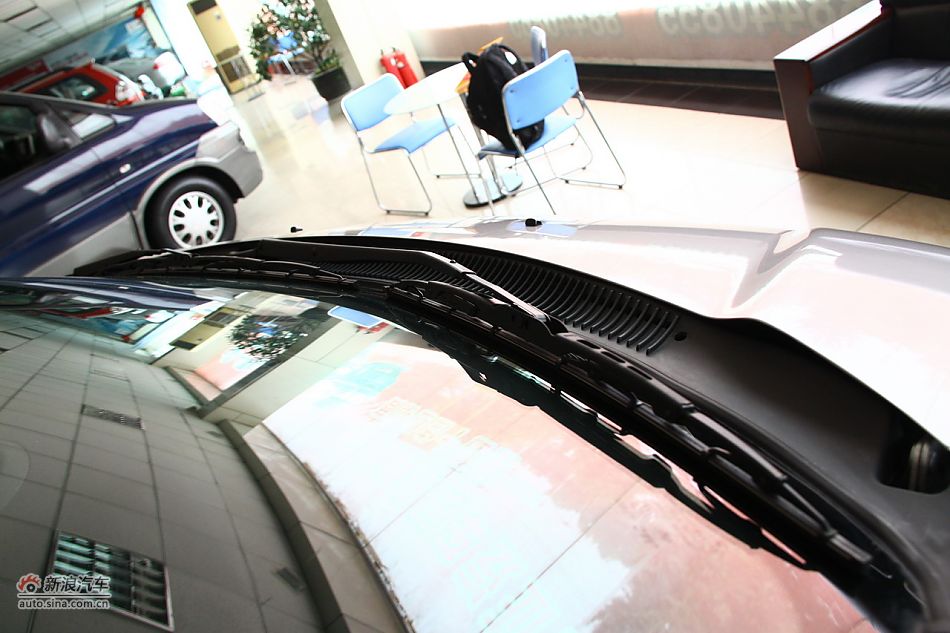 2011款瑞风穿梭2.0L汽油标准7座版