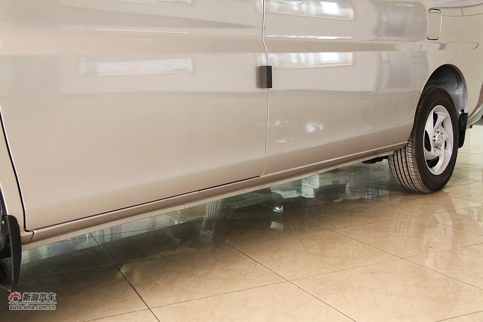 2011款瑞风穿梭2.0L汽油标准7座版