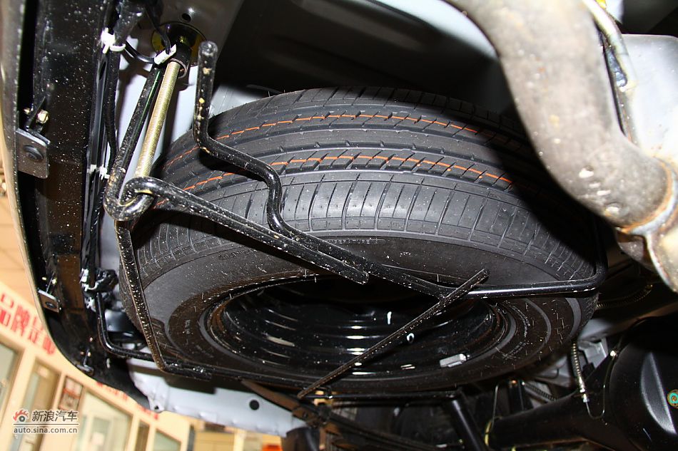 2011款瑞风穿梭2.0L汽油标准7座版