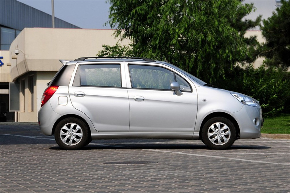 爱尚 2012款 1.0L MT 豪华型 外观