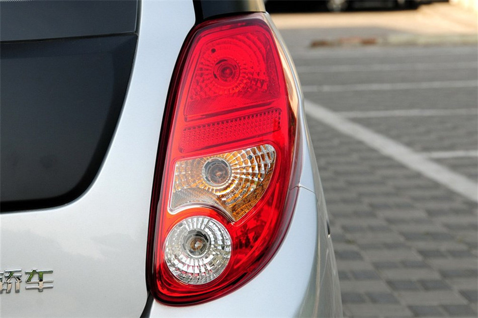 爱尚 2012款 1.0L MT 豪华型 细节