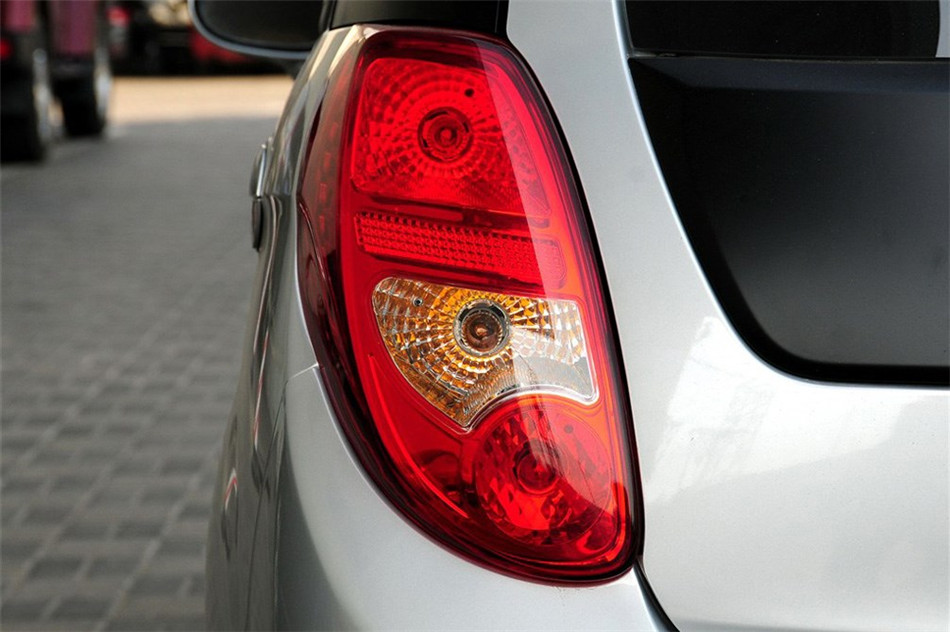 爱尚 2012款 1.0L MT 豪华型 细节