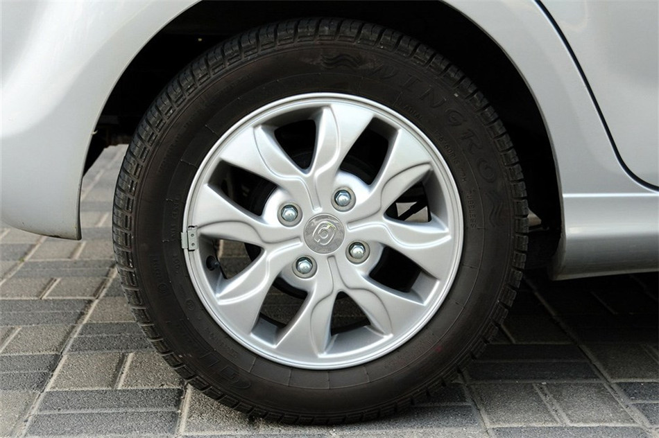 爱尚 2012款 1.0L MT 豪华型 细节