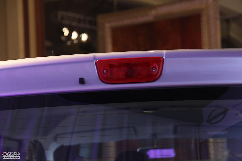 郑州日产NV200外观