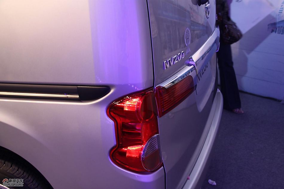 郑州日产NV200外观