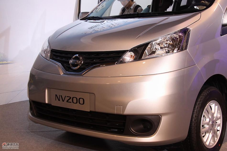 郑州日产NV200外观