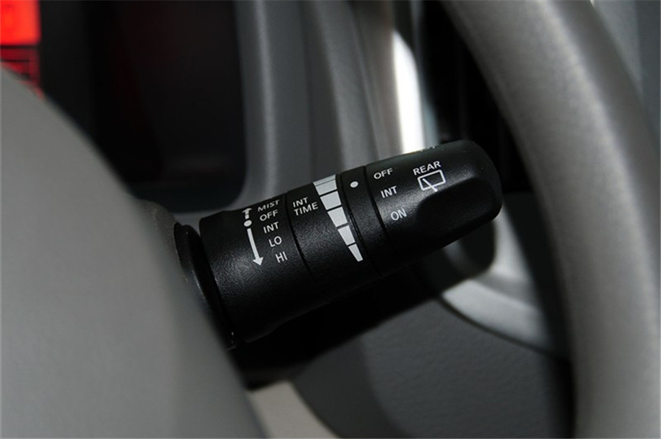 2014款NV200 1.6L 手动豪华型 京V