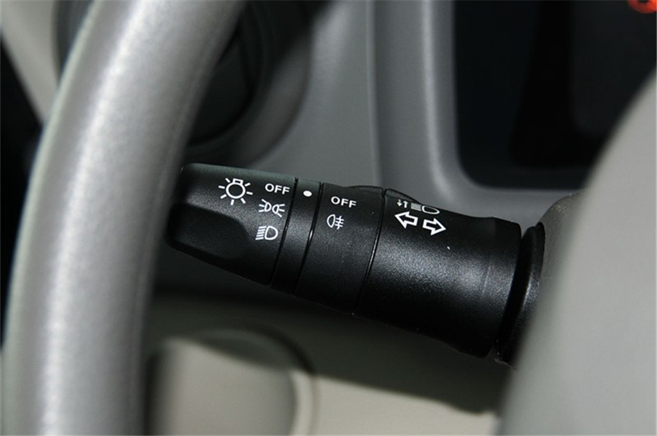 2014款NV200 1.6L 手动豪华型 京V