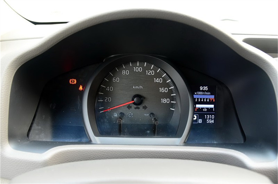 2014款NV200 1.6L自动尊贵型 国IV