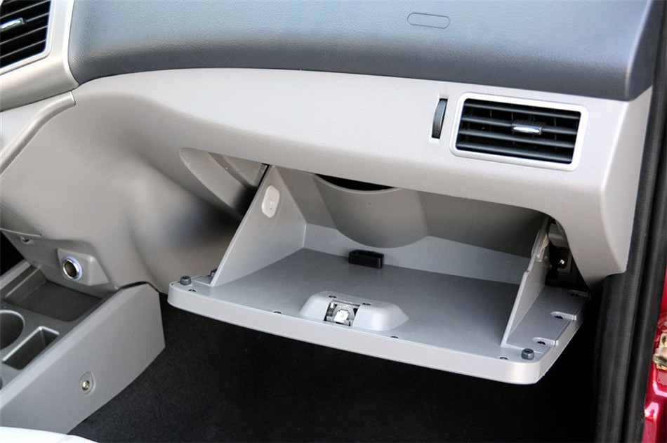 2011款众泰Z200HB1.3L手动豪华型