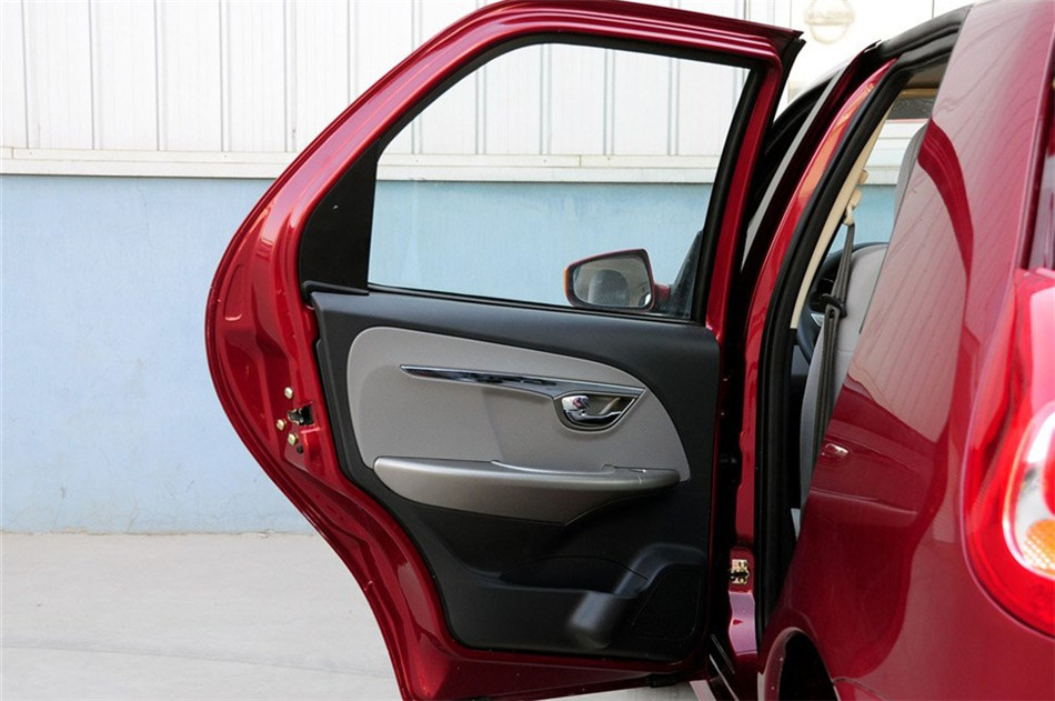 2011款众泰Z200HB1.3L手动豪华型