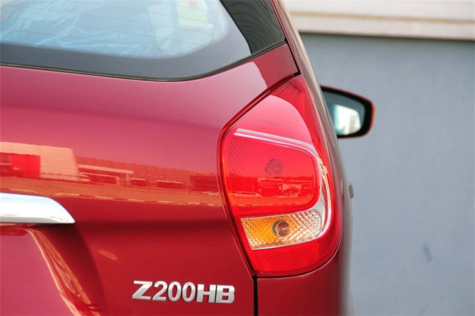 2011款众泰Z200HB1.3L手动豪华型